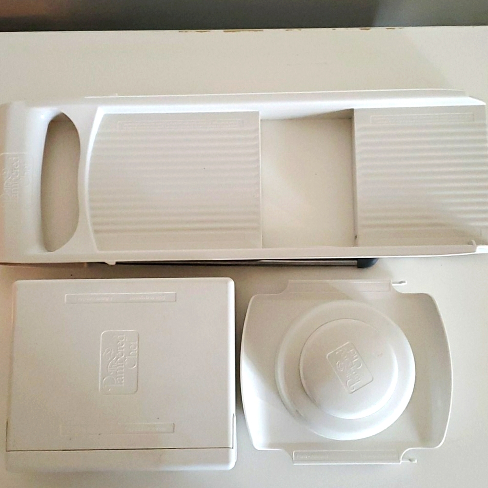 💙❤🧡 Pampered chef mandolin slicer and blades